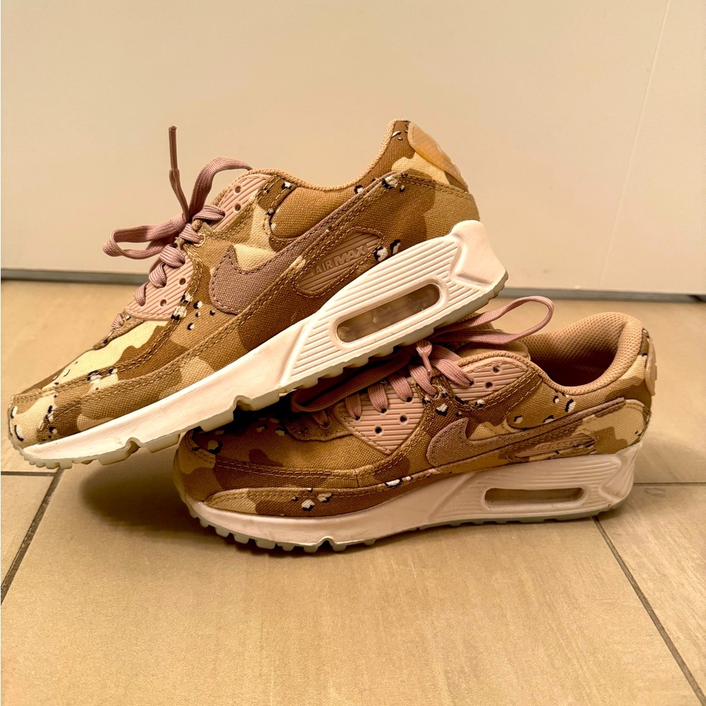 Desert camo Nike air max women’s 7.5